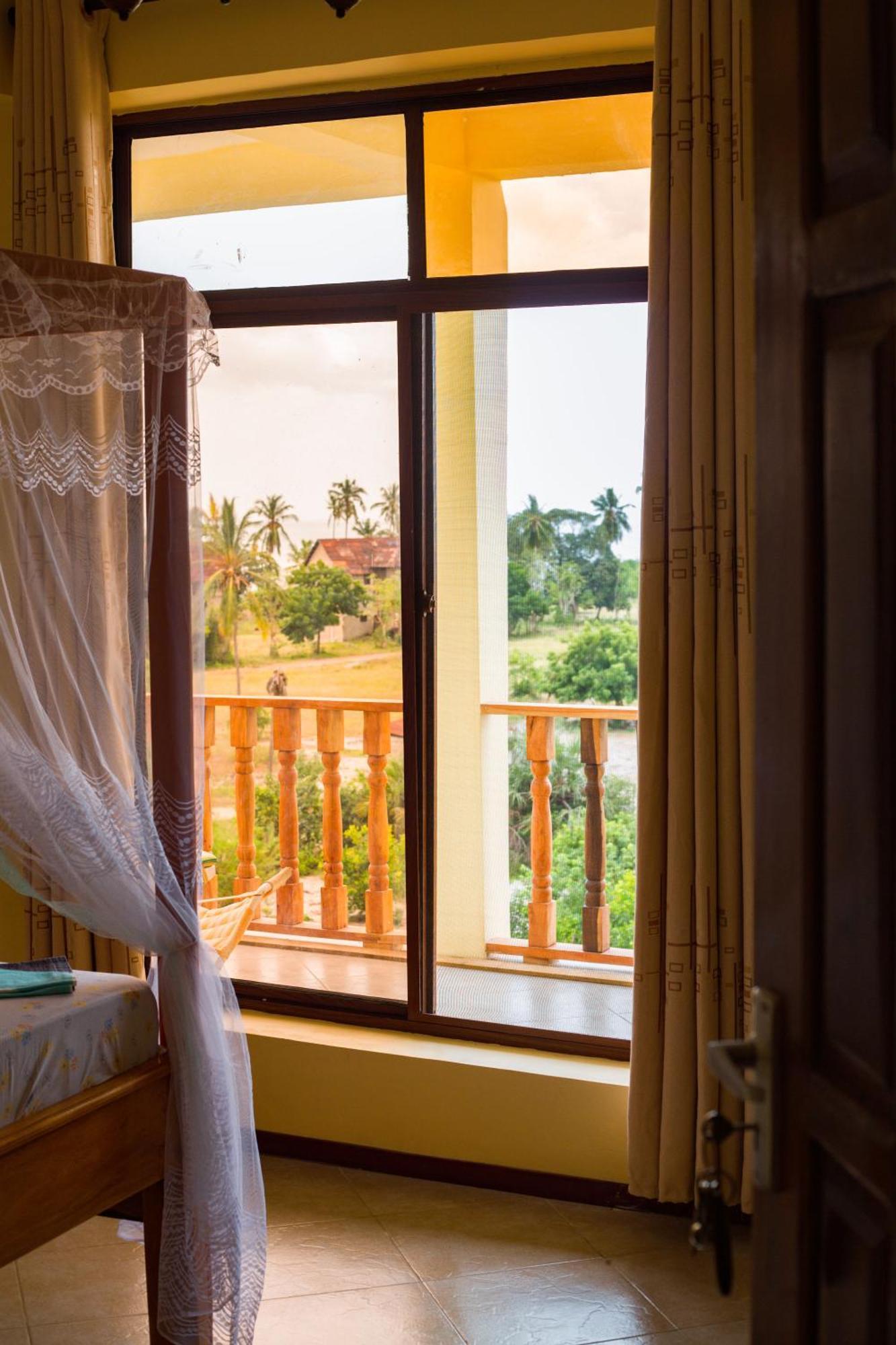 باجامويو Mikoko Beach & Cottages المظهر الخارجي الصورة